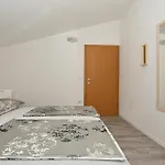 Appartamento 2 Bedroom Gorgeous In Okrug Gornji *