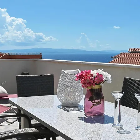 Apartmán 2 Bedroom Gorgeous In Okrug Gornji *