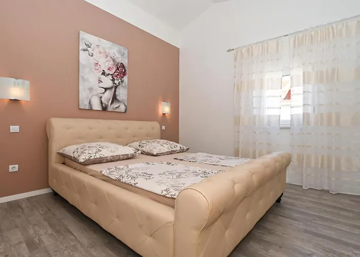 Gorgeous In Okrug Gornji Apartman